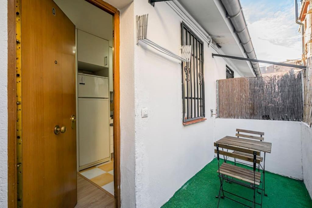 Bonito Estudio Con Terraza Madrid Exterior photo