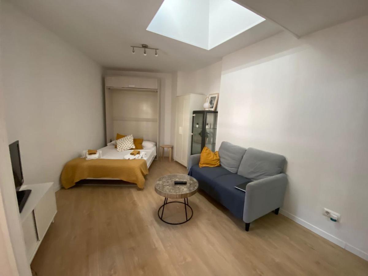 Bonito Estudio Con Terraza Madrid Exterior photo